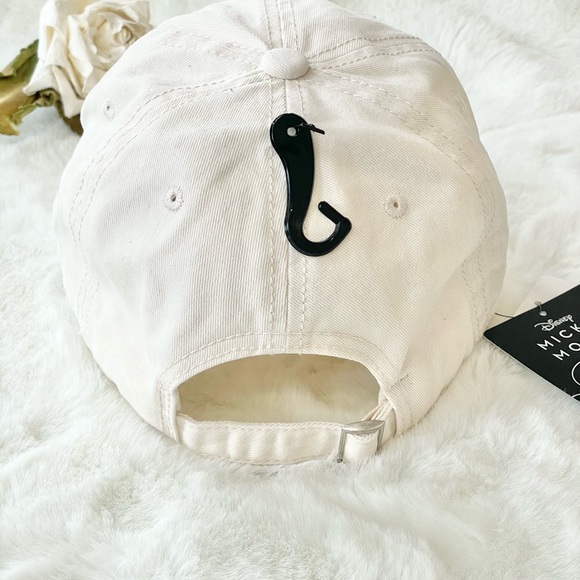 New w/tag DISNEY’S MICKEY MOUSE UNISEX HAT Cream with Mickey on front Adjustable - Picture 5 of 6